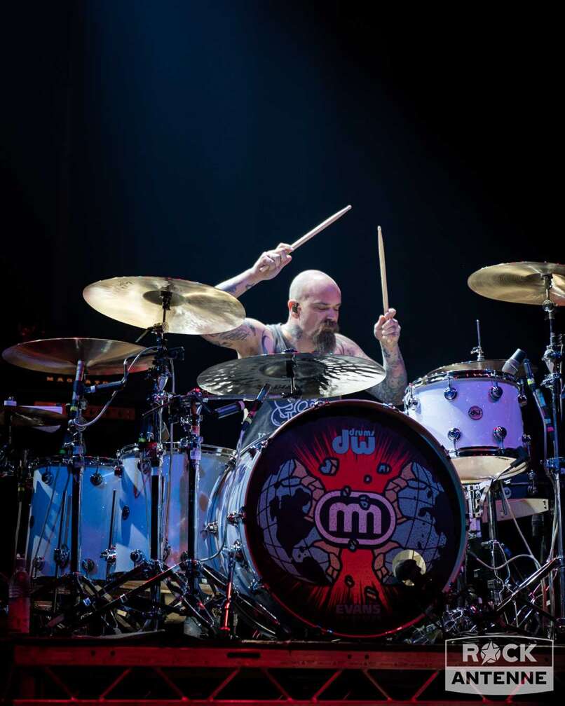 Konzertfoto des Auftritts von Wolfgang Van Halen mit seiner Band Mammoth WVH als Vorgruppe von Slash am 25.04.2024 im Zenith München