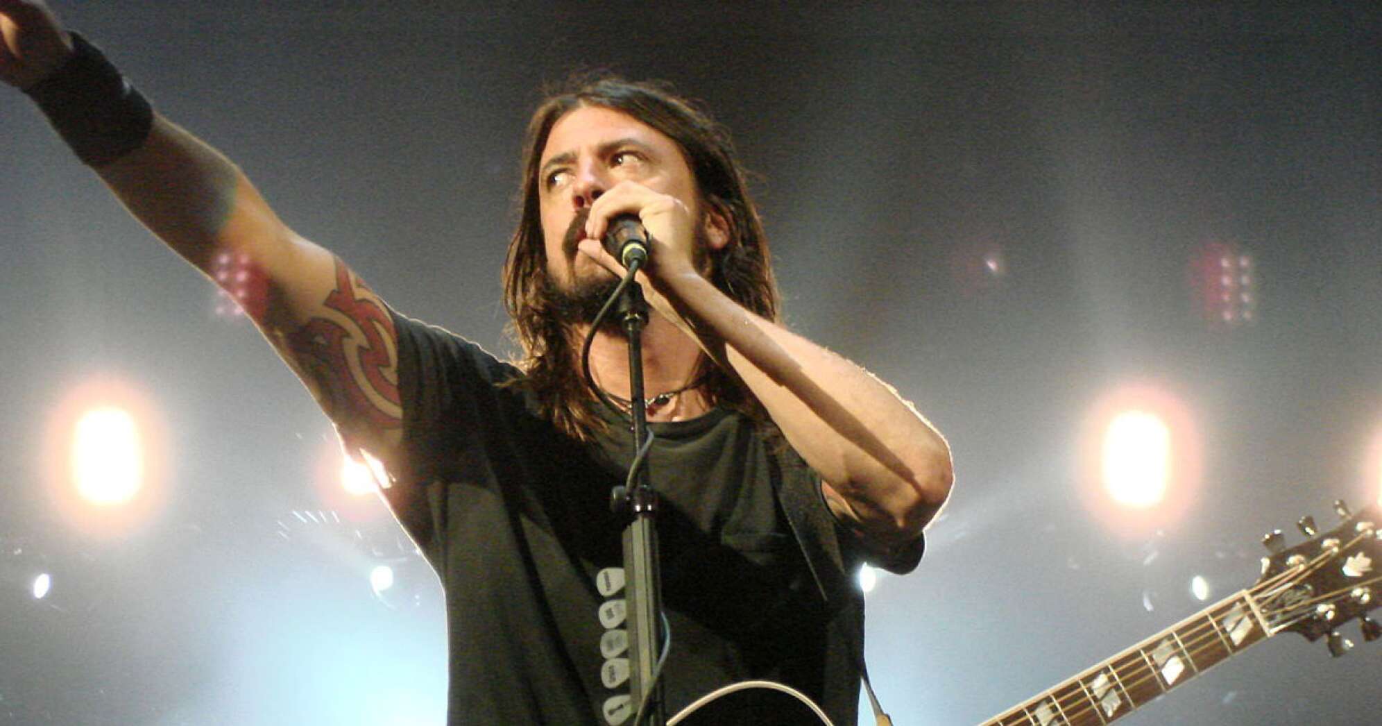 Dave Grohl am Mikrofon