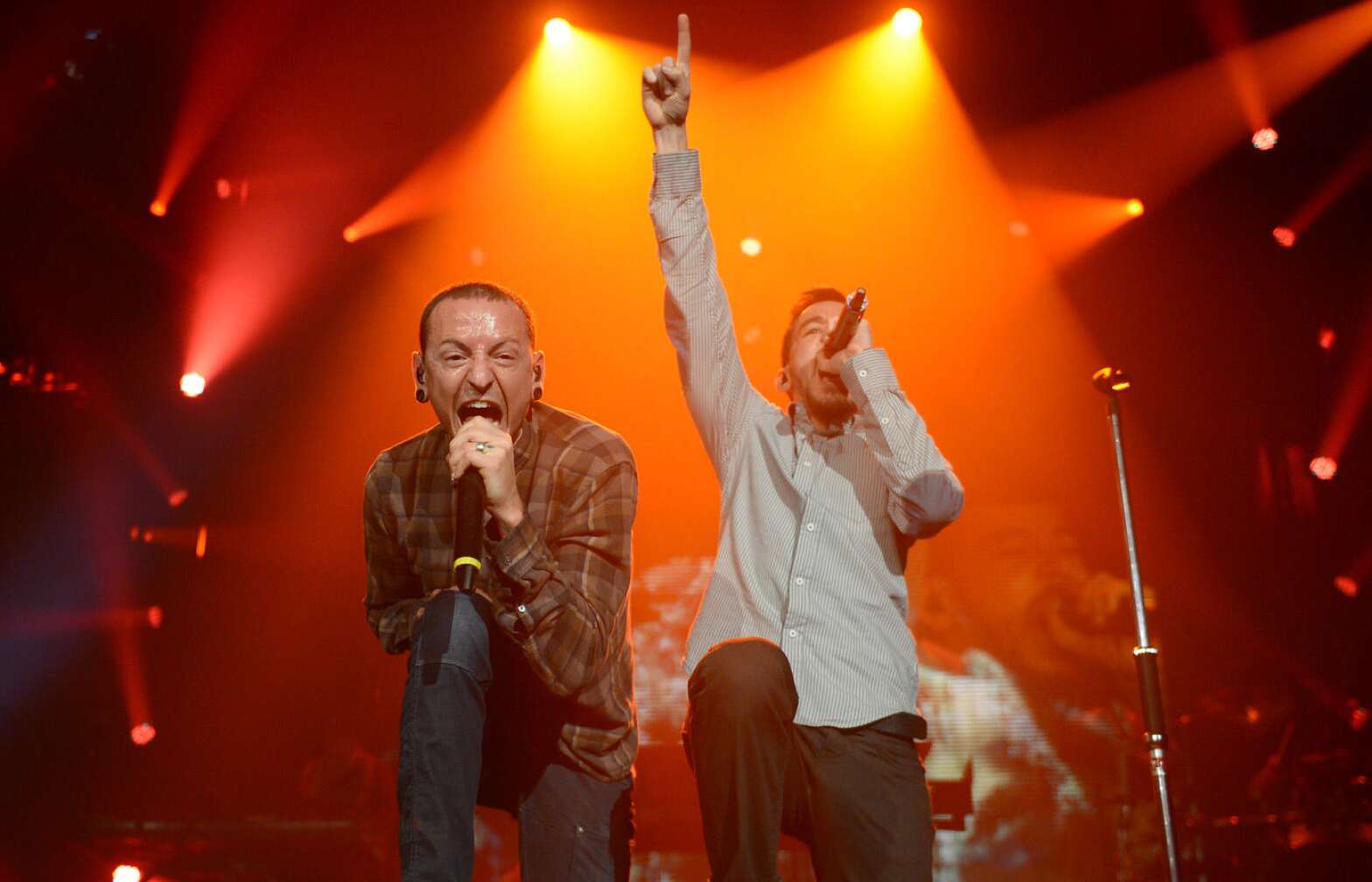 Chester Bennington und Mike Shinoda bei einer Live-Show