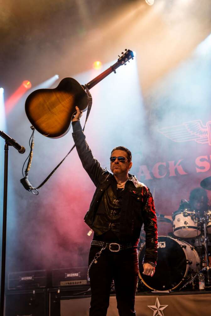 Ricky Warwick