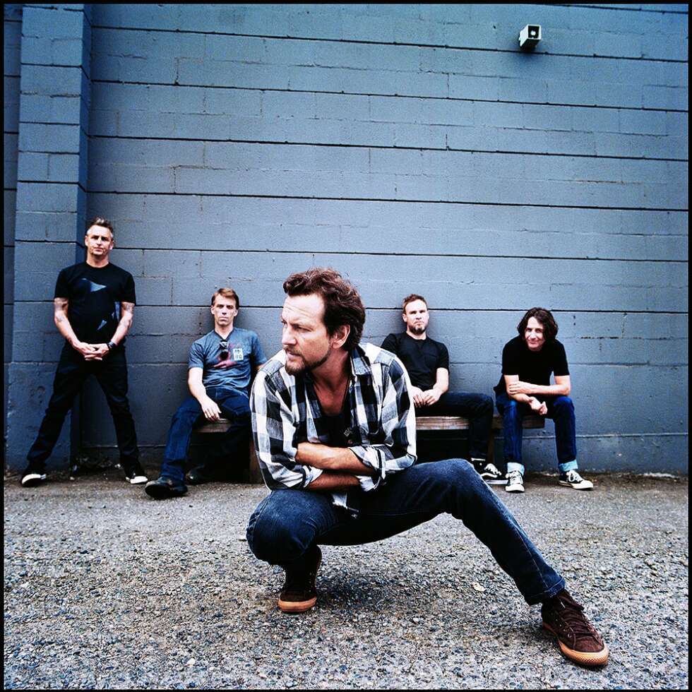 Pearl Jam als Gruppe beim Fotoshooting