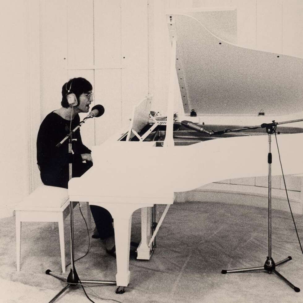 John Lennon am Klavier
