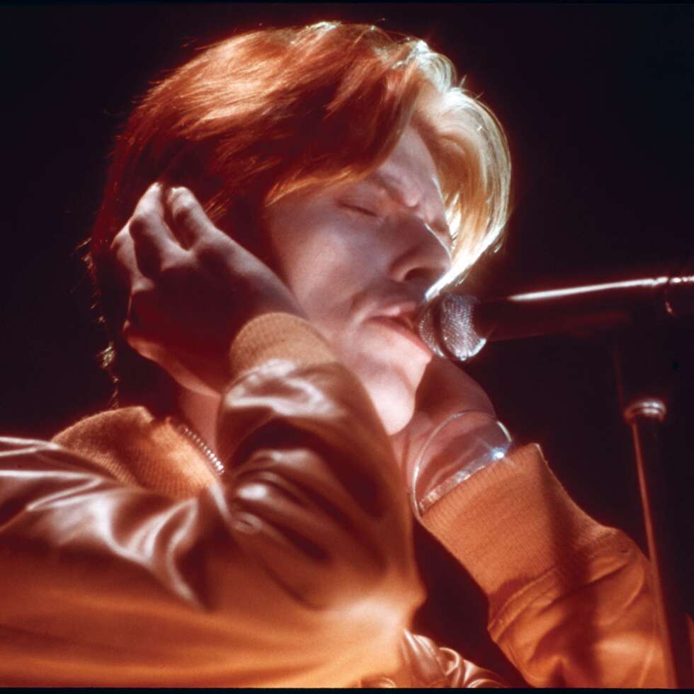 David Bowie am Mikrofon