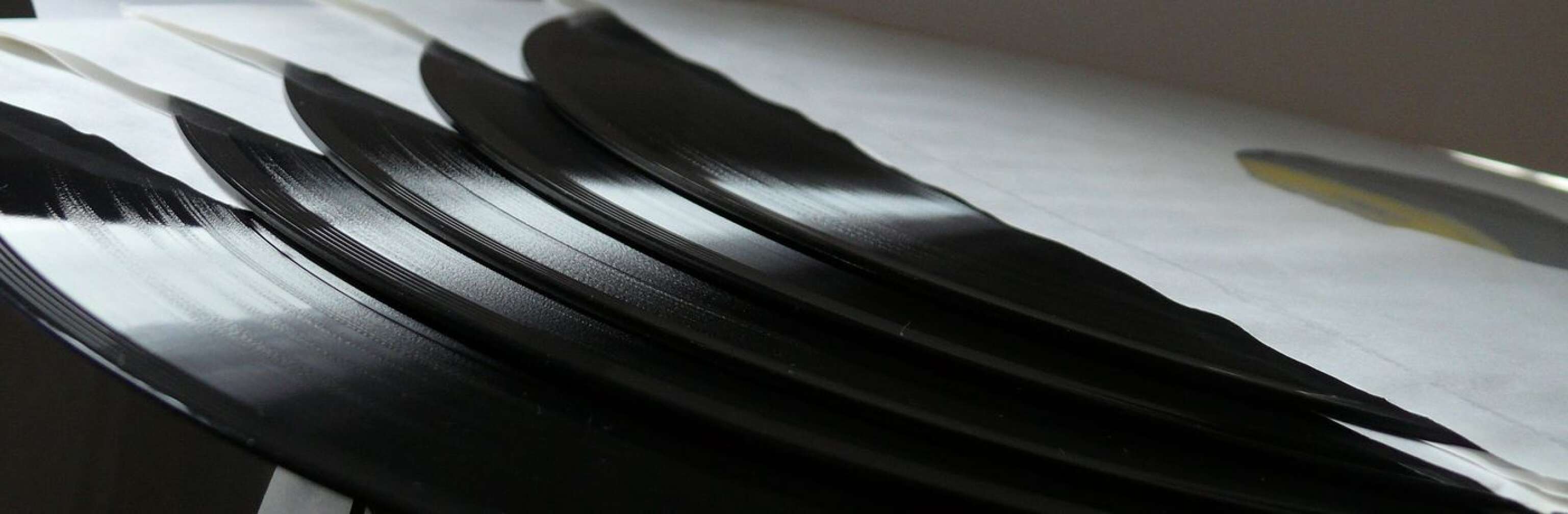 Vinyl black and white