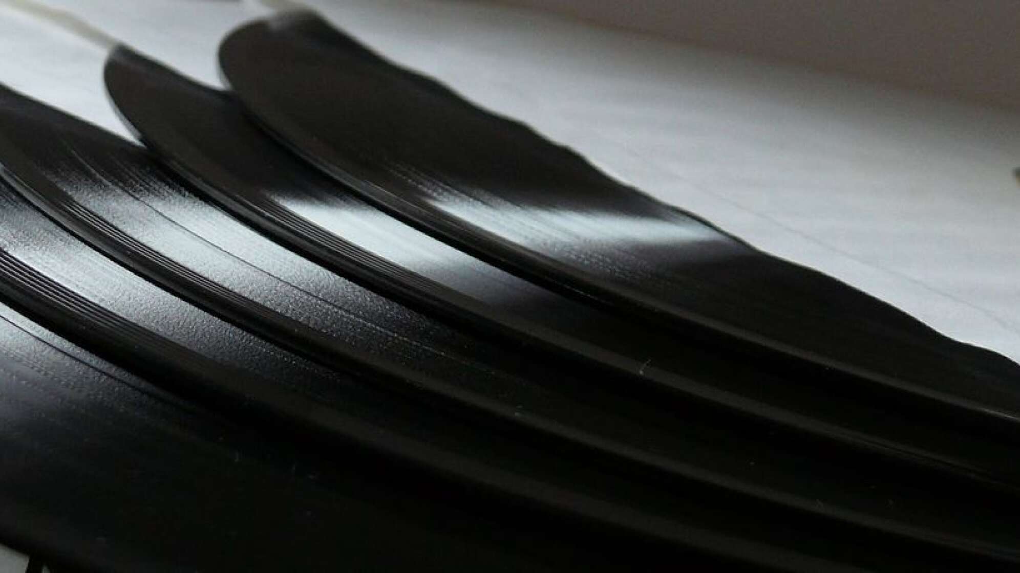Vinyl black and white