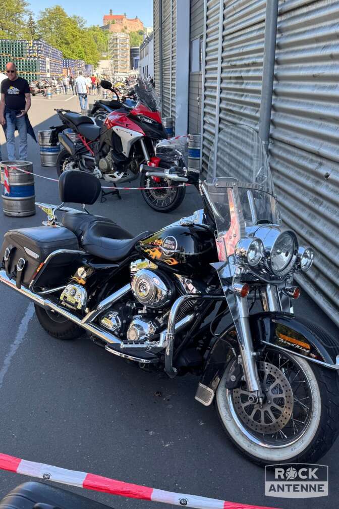Impressionen der Motorradsternfahrt 2025 in Kulmbach am 26. und 27.04.2025, präsentiert von ROCK ANTENNE