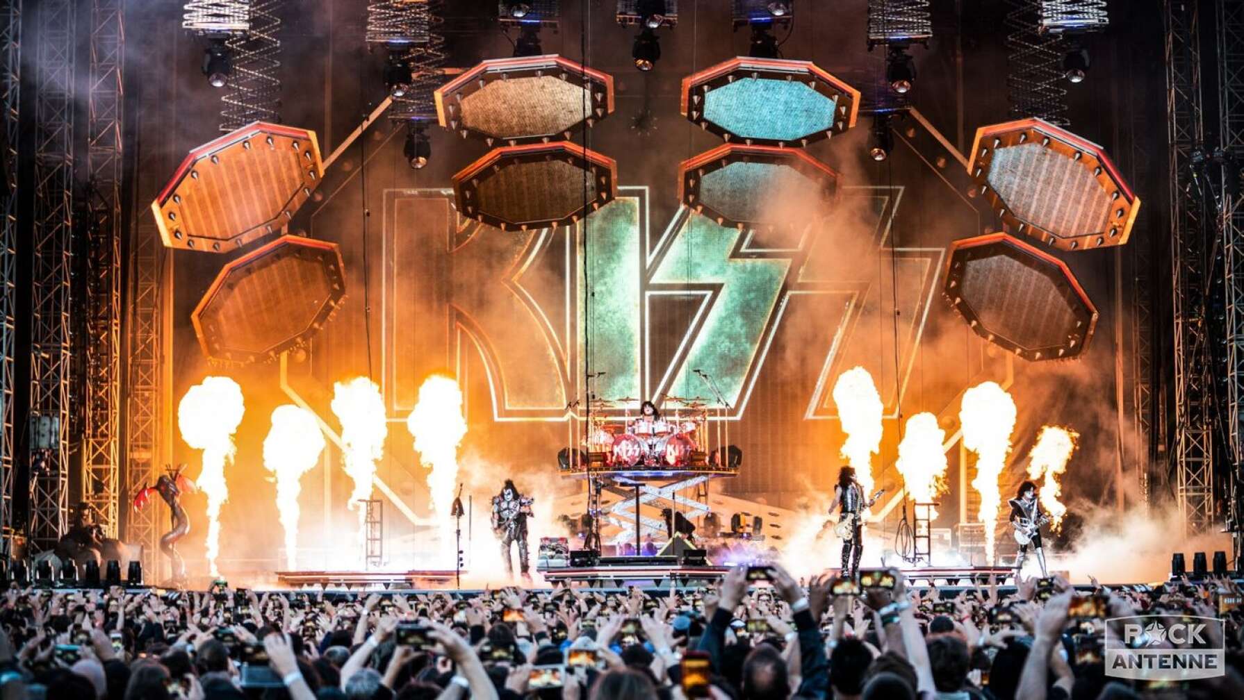 Kiss
