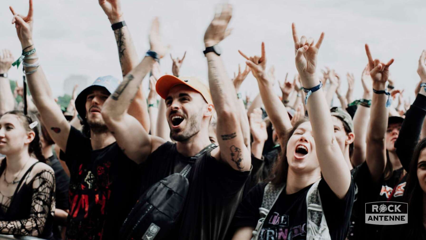 Menschen bei Rock im Park 2025