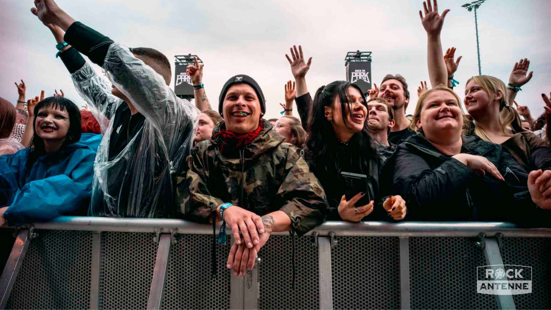 Menschen bei Rock im Park 2025