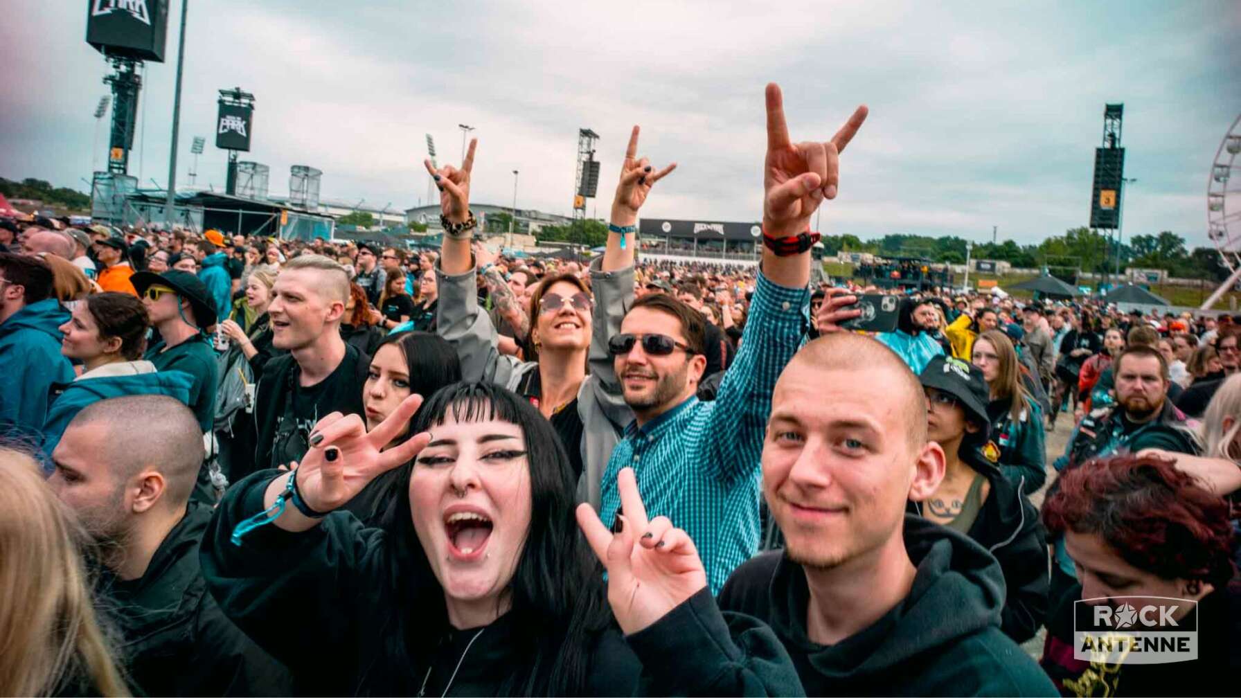 Menschen bei Rock im Park 2025