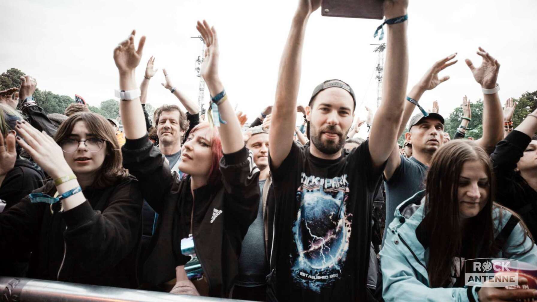 Menschen bei Rock im Park 2025