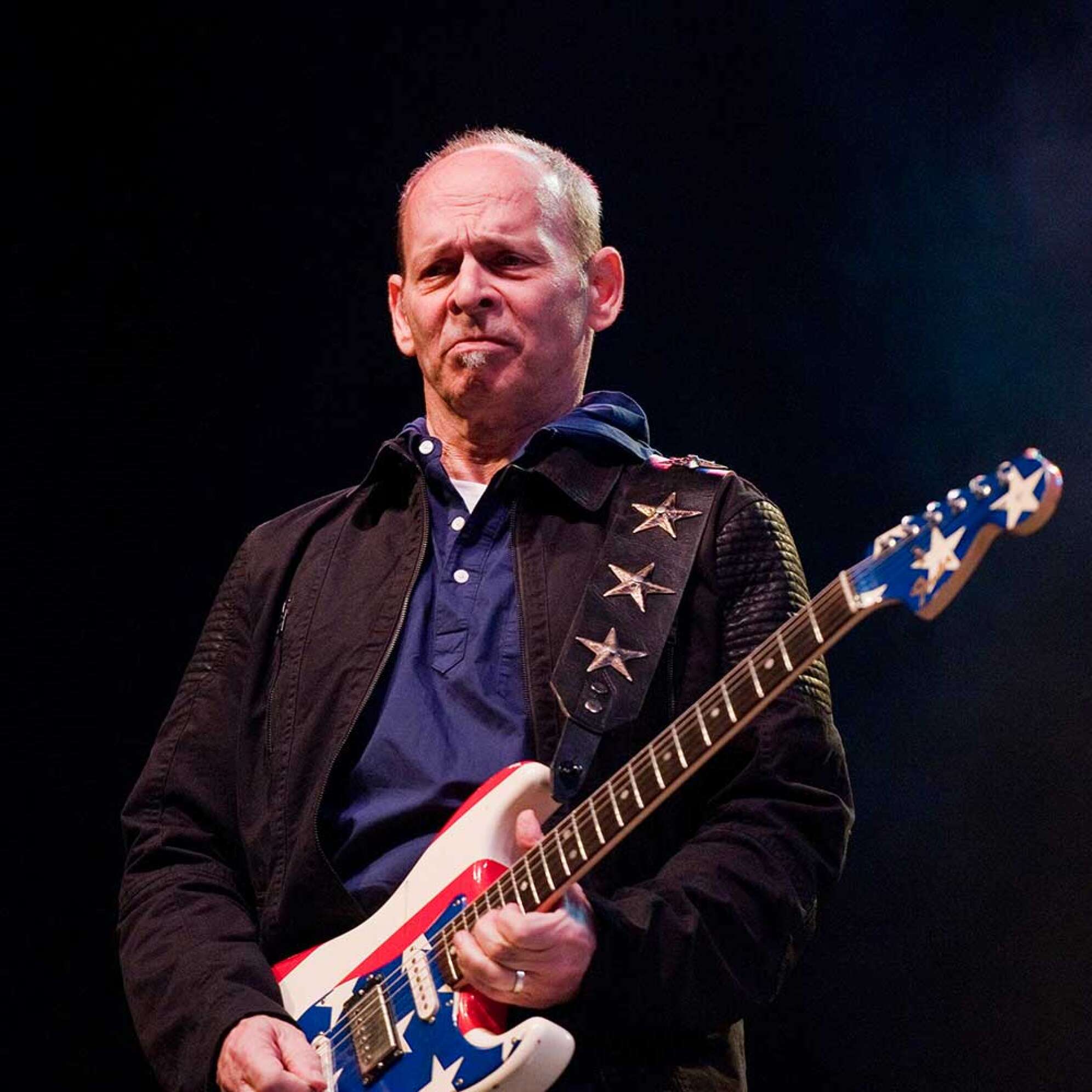 Wayne Kramer spielt Gitarre