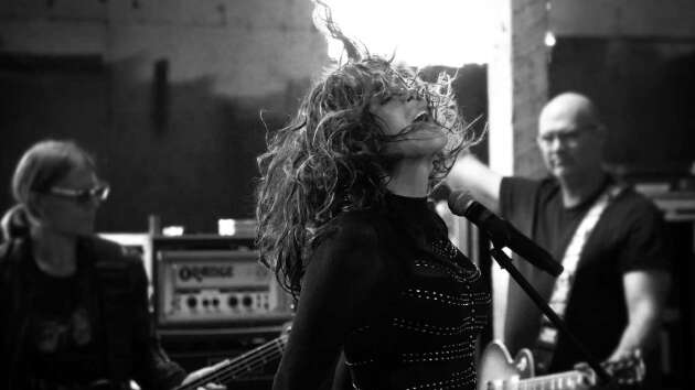 BETH HART