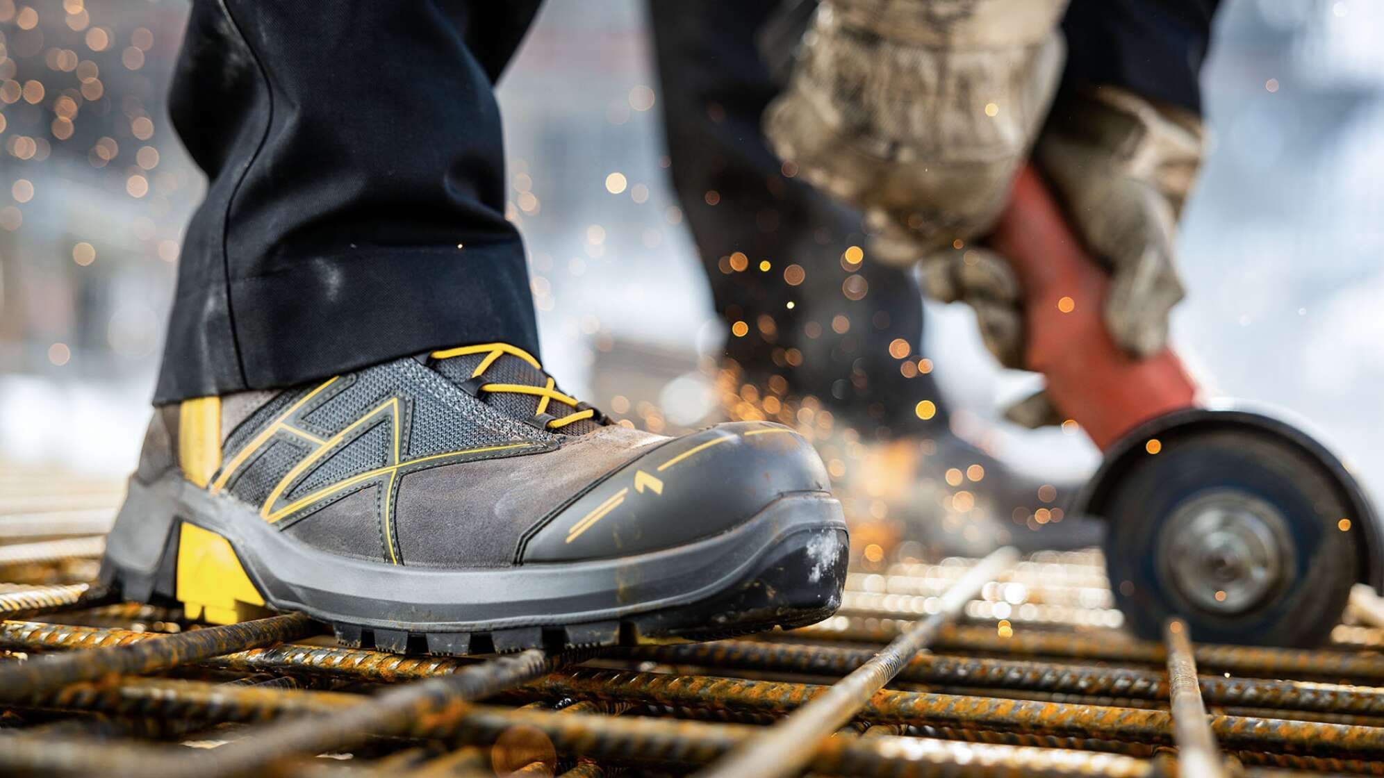 Eine Nahaufnahme von Schuhen der Marke HAIX