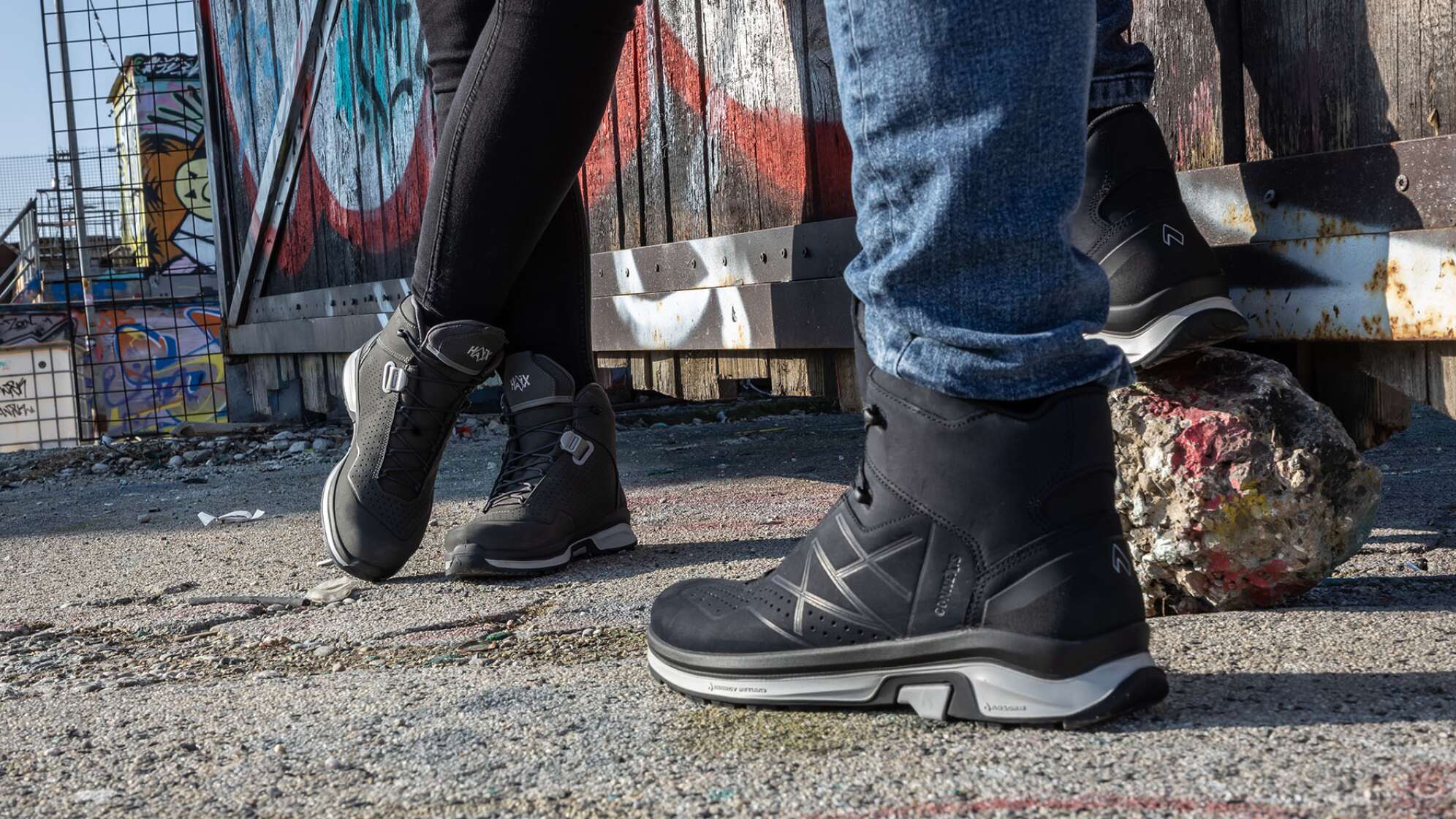 Eine Nahaufnahme von Schuhen der Marke HAIX