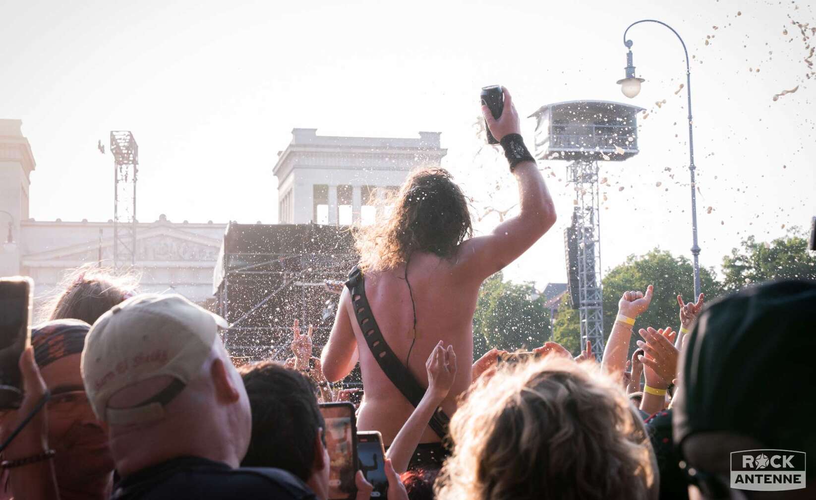 Airbourne beim Konzert am Königsplatz 2023 in München