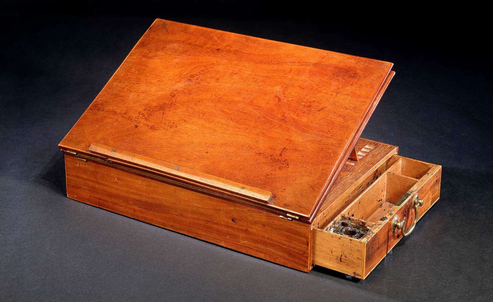 Ein Bild des "Laptops", auf dem Thomas Jefferson die Unabhängigkeitserklärung schrieb.