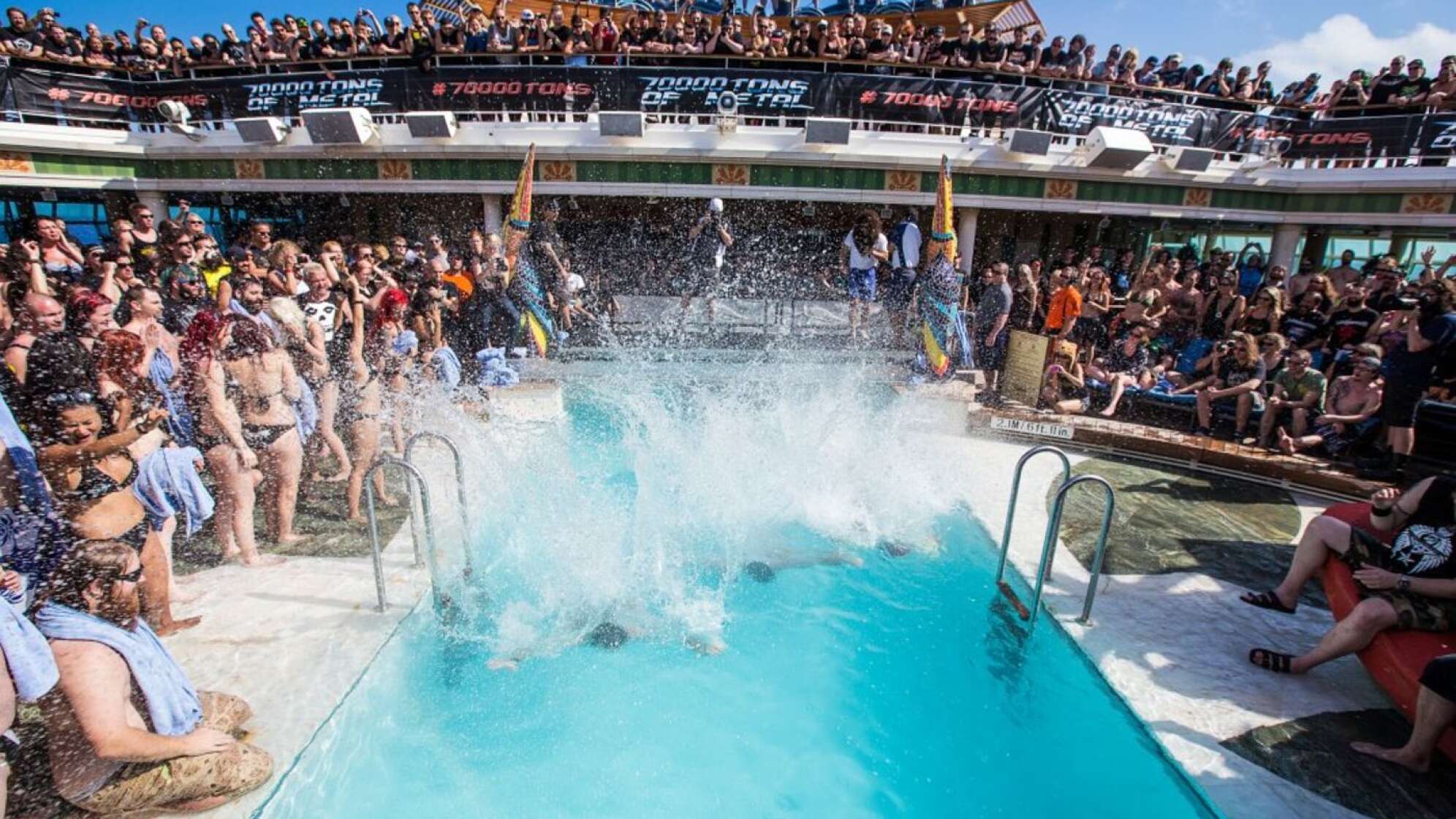 Bauchplatscher in Pool 2015
