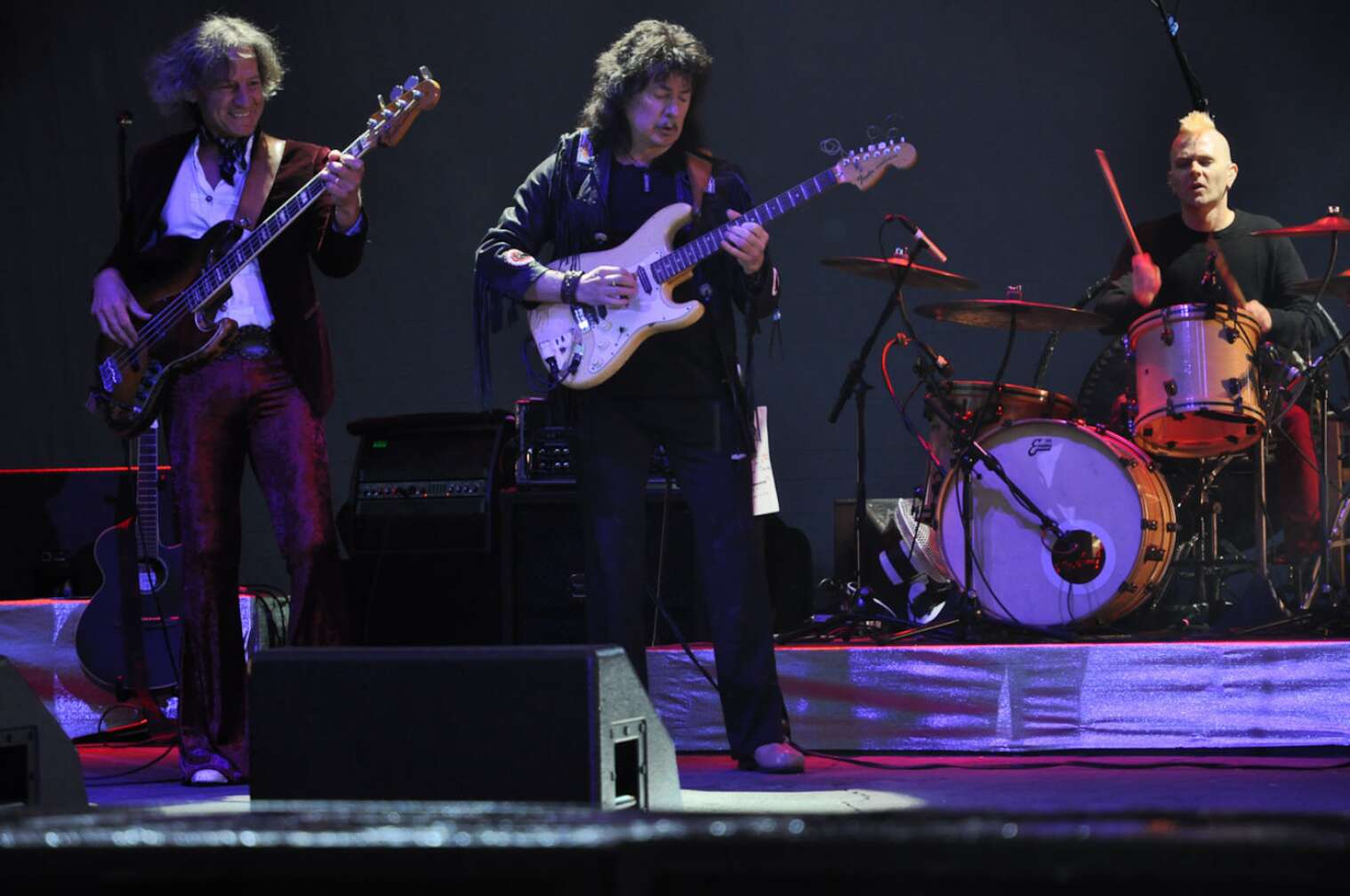 Ritchie Blackmore spielt mit Band ein Konzert