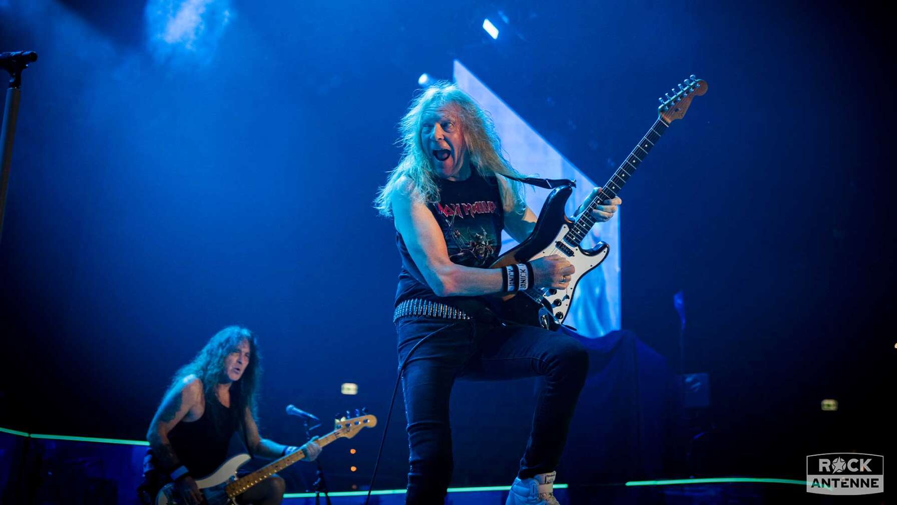 Janick Gers beim Konzert auf der Bühne