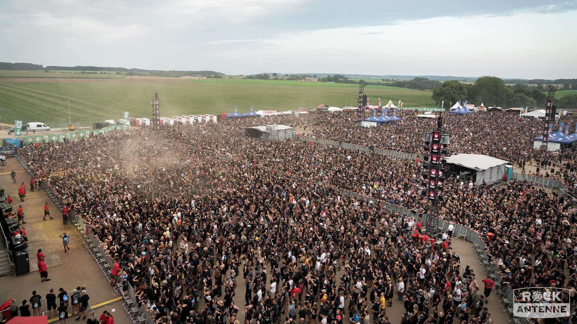 Das Publikum auf dem Gelände des Summer Breeze Open Airs.