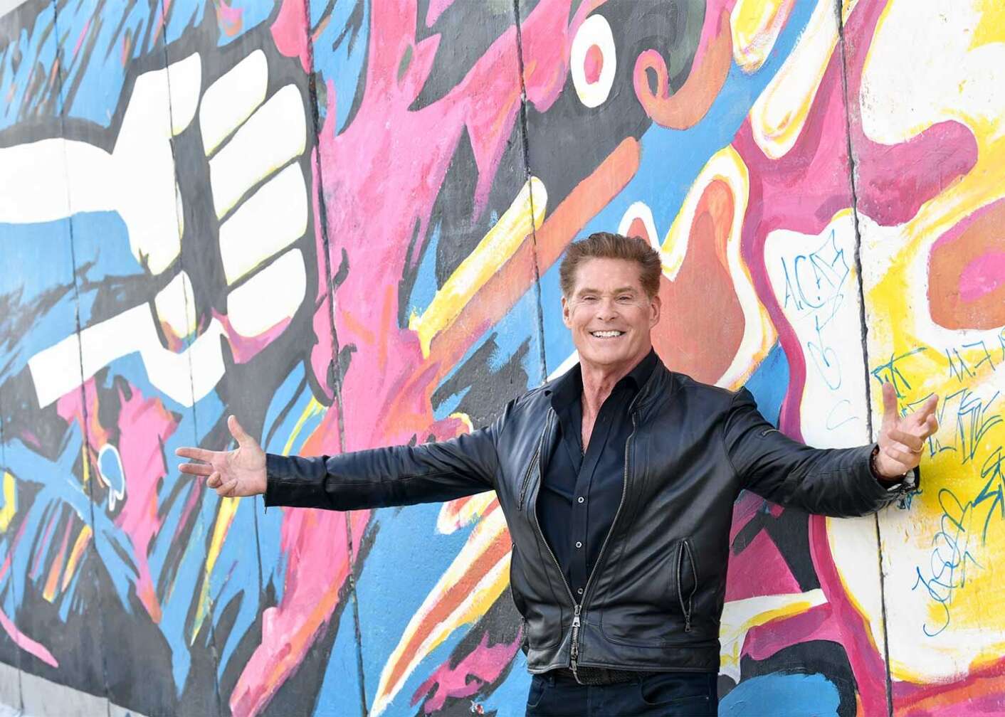 David Hasselhoff vor der Berliner Mauer