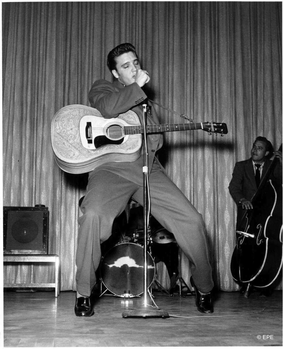 Elvis Presley bei einem Auftritt