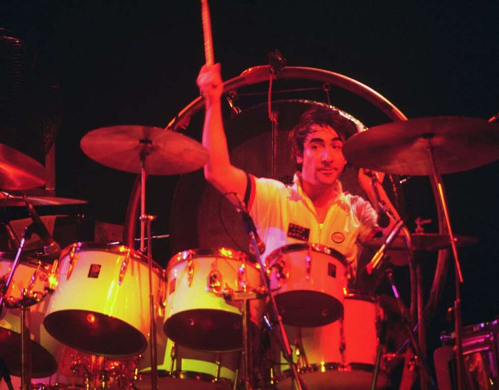 Keith Moon spielt Schlagzeug