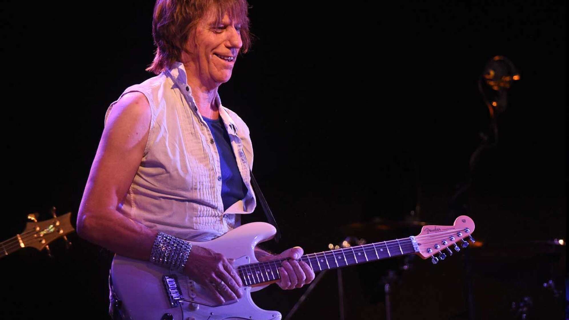 Jeff Beck mit einer Fender-Gitarre