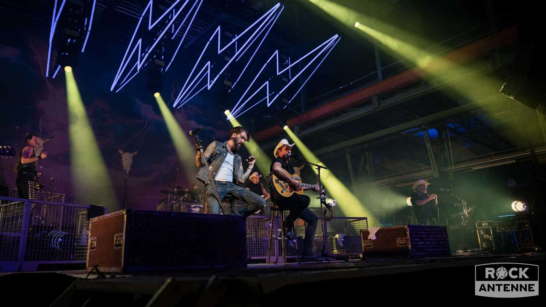 Ein Konzertfoto der Berliner Country Rock Band THE BOSS HOSS live im Zenith München am 22.10.2023