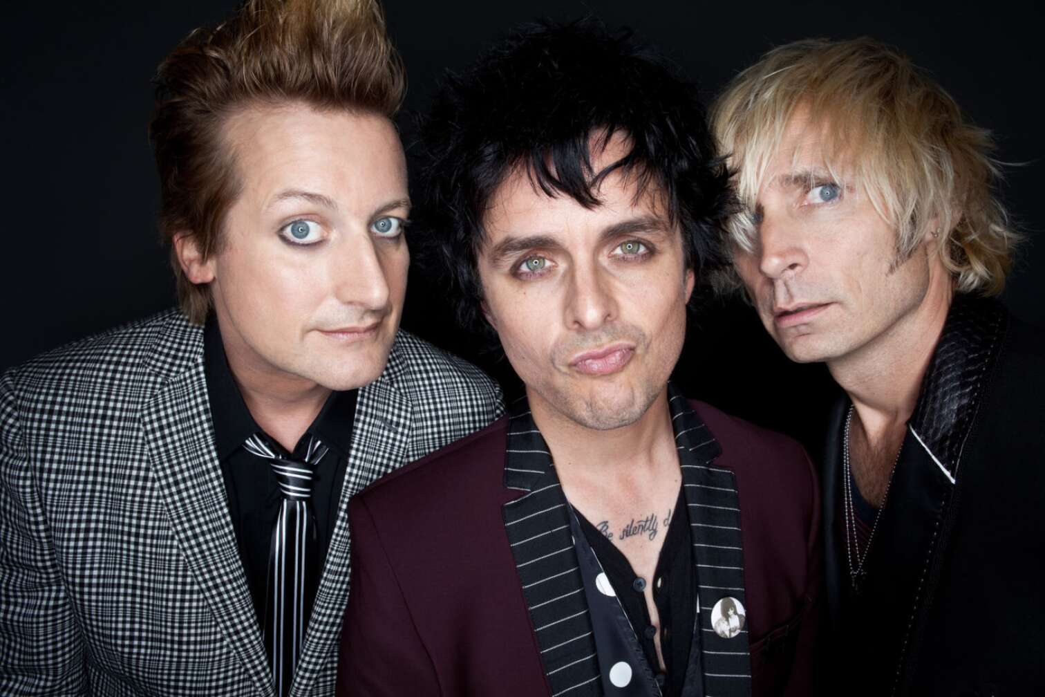Green Day interessiert in die Kamera schauend, Nahaufnahme