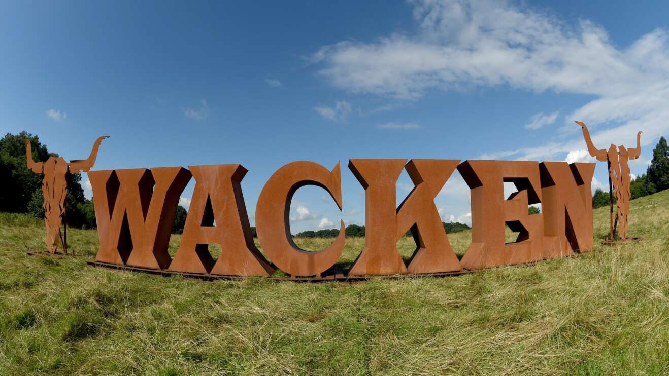 Wacken-Logo auf Wiesw