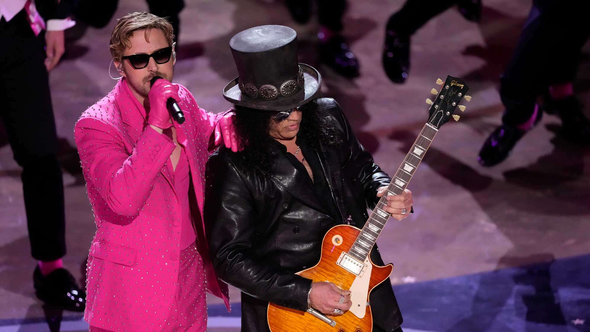 Ryan Gosling zusammen mit Slash bei den Oscars 2024