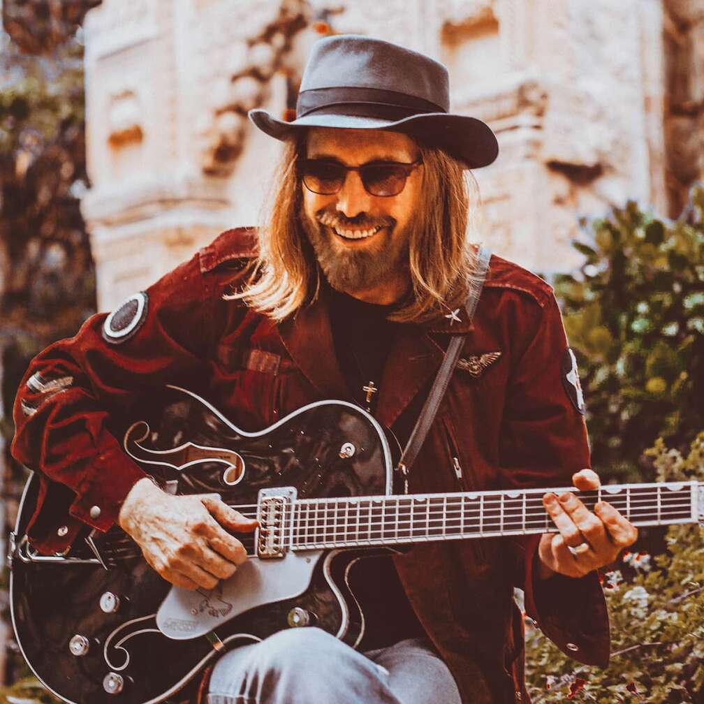 Tom Petty spielt Gitarre
