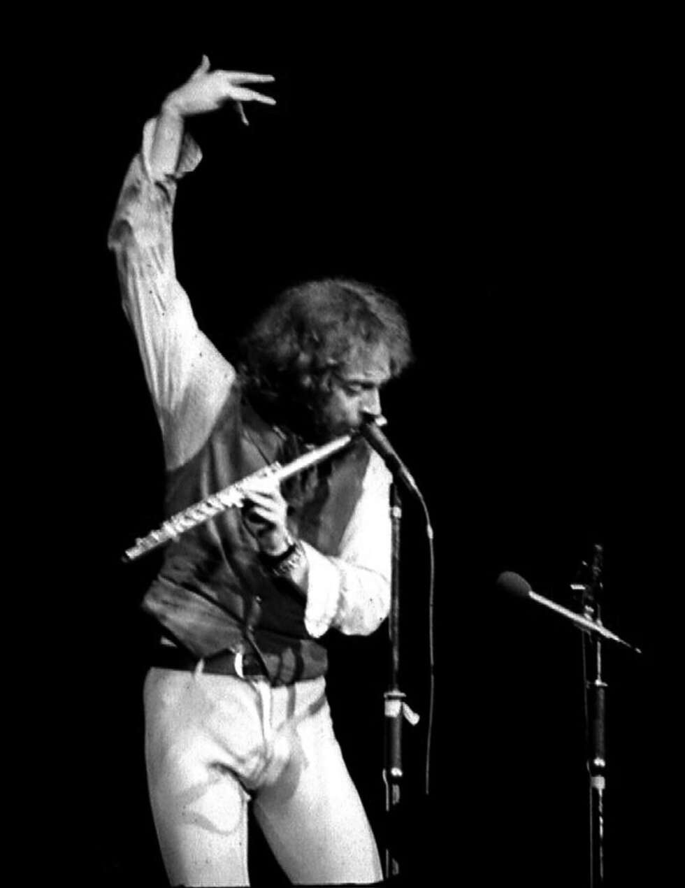 Ian Anderson spielt Queerflöte