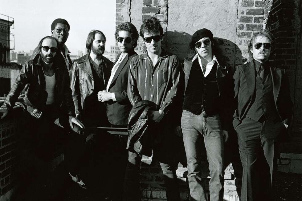 Bruce Springsteen und sein Band in Schwarz-Weiß