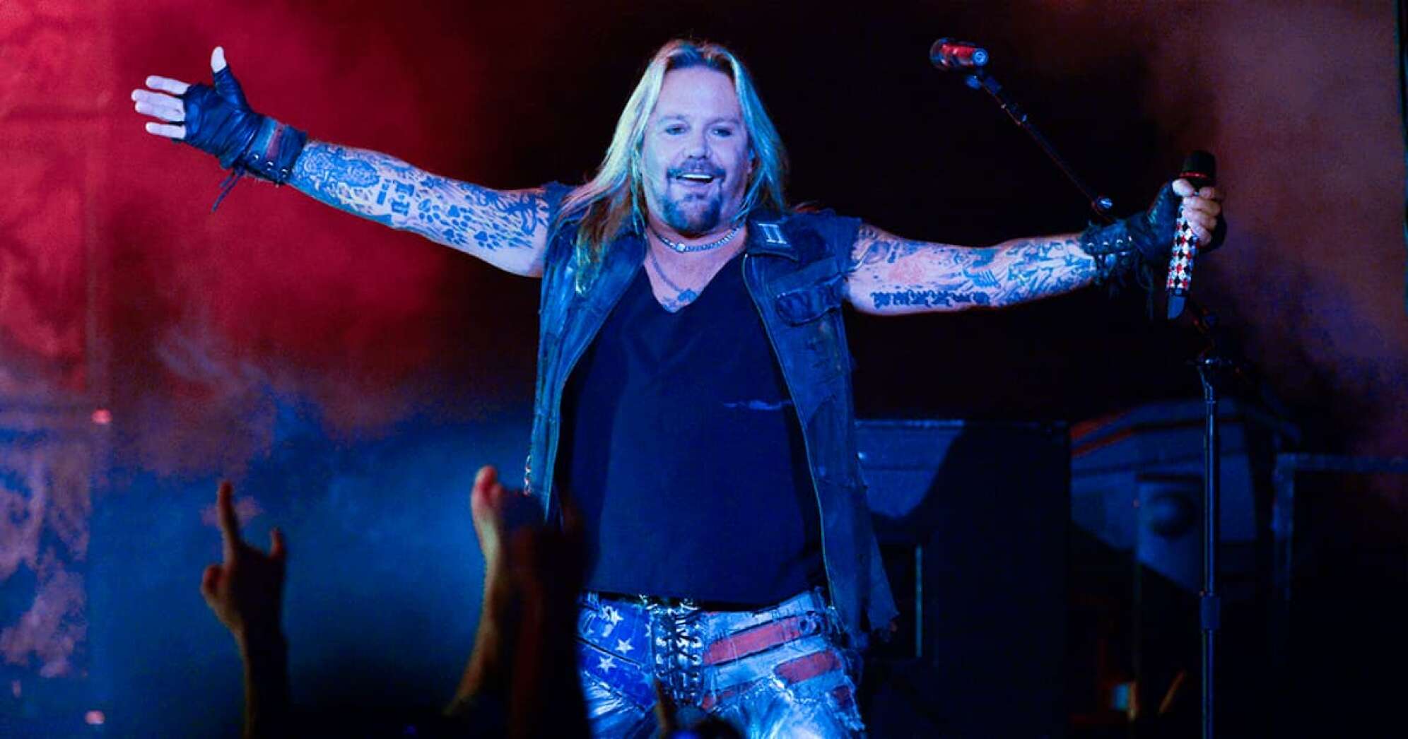 Vince Neil bei einem Auftritt
