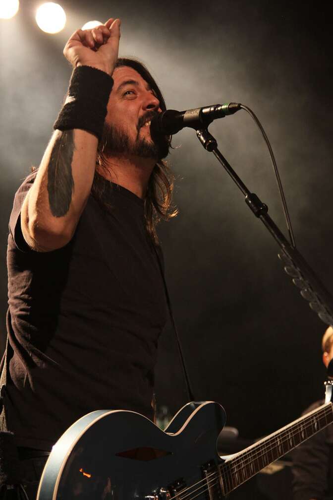 Dave Grohl mit Gitarre