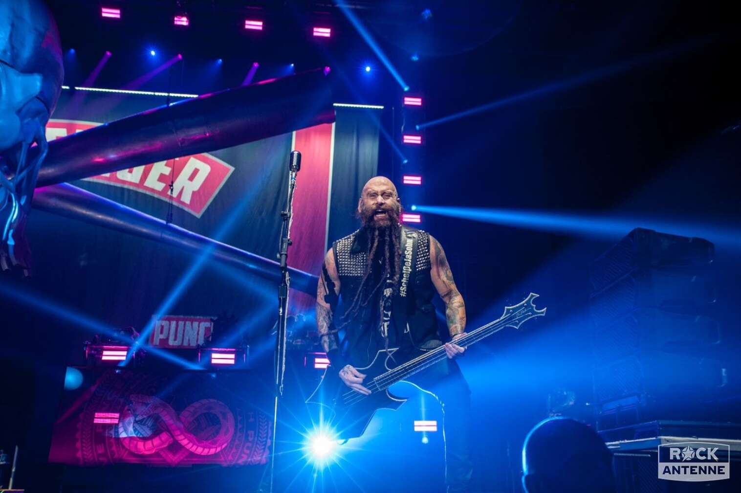 Five Finger Death Punch live 2020 (6)