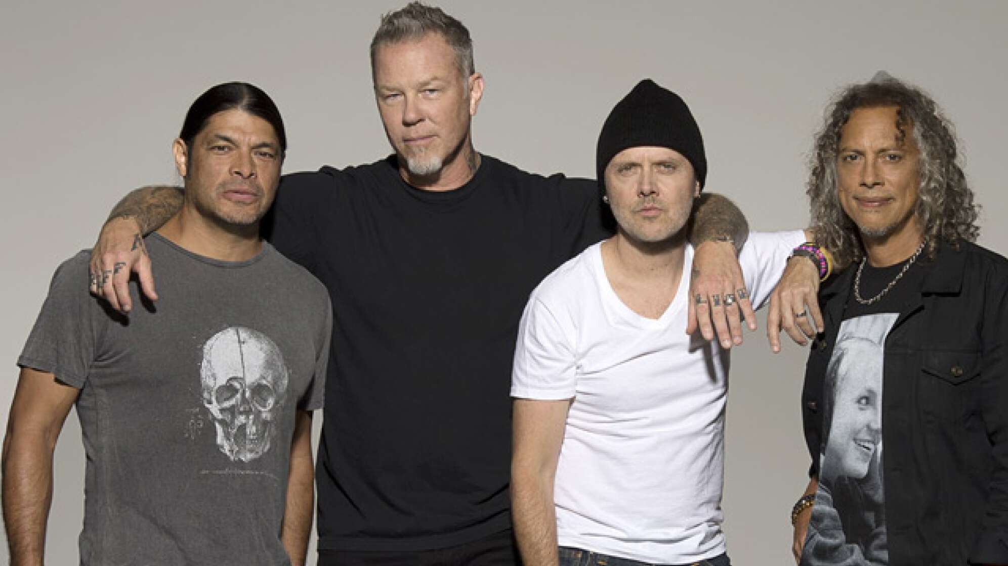 Metallica haben sich in den Armen
